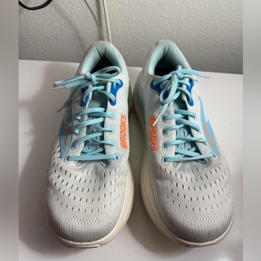 Brooks Men's ghost max 3 Athletic Shoes - Light Blue and White - Picture 3 of 9